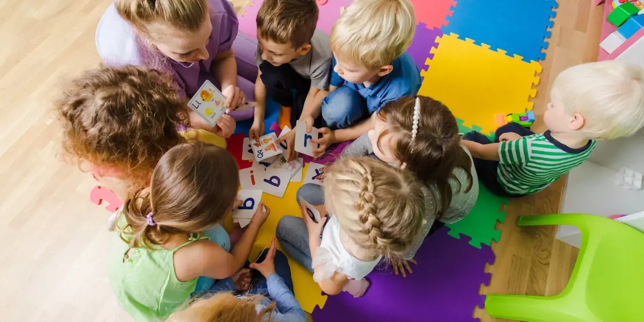 Blog Image for article Long daycare vs Family day care: What are the key differences?