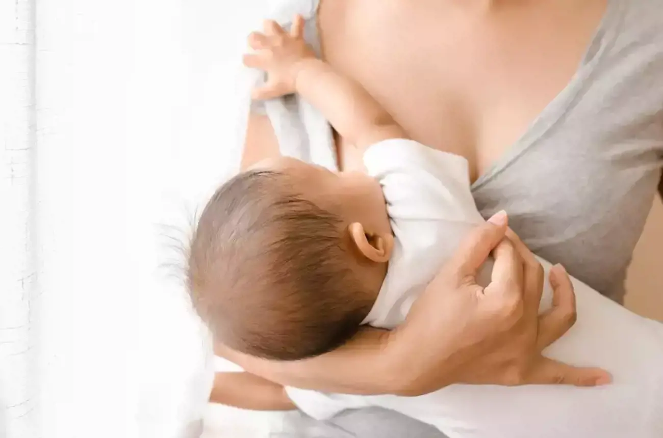 Blog Image for article How can mums manage breastfeeding and child care?