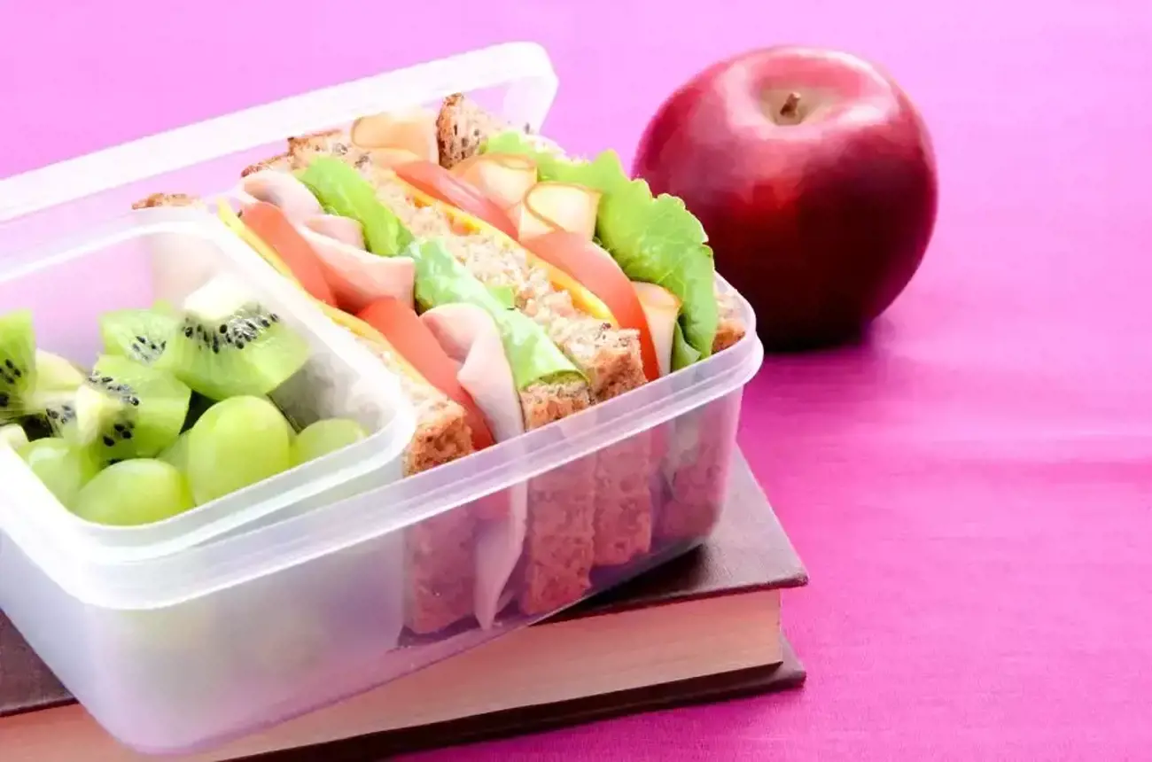 Blog Image for article How to assemble a healthy lunch box