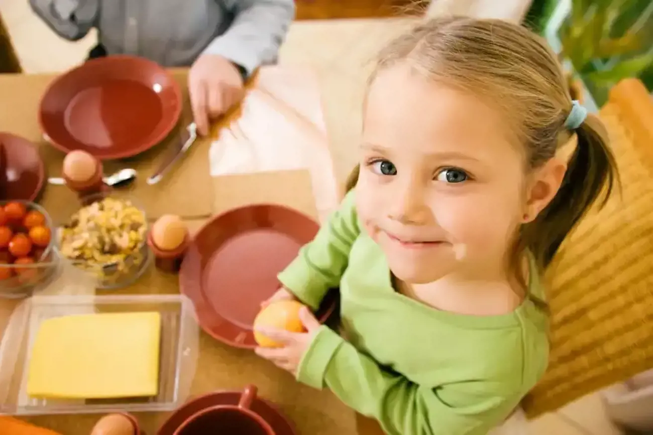 Blog Image for article 13 ways to make mealtimes easier after child care