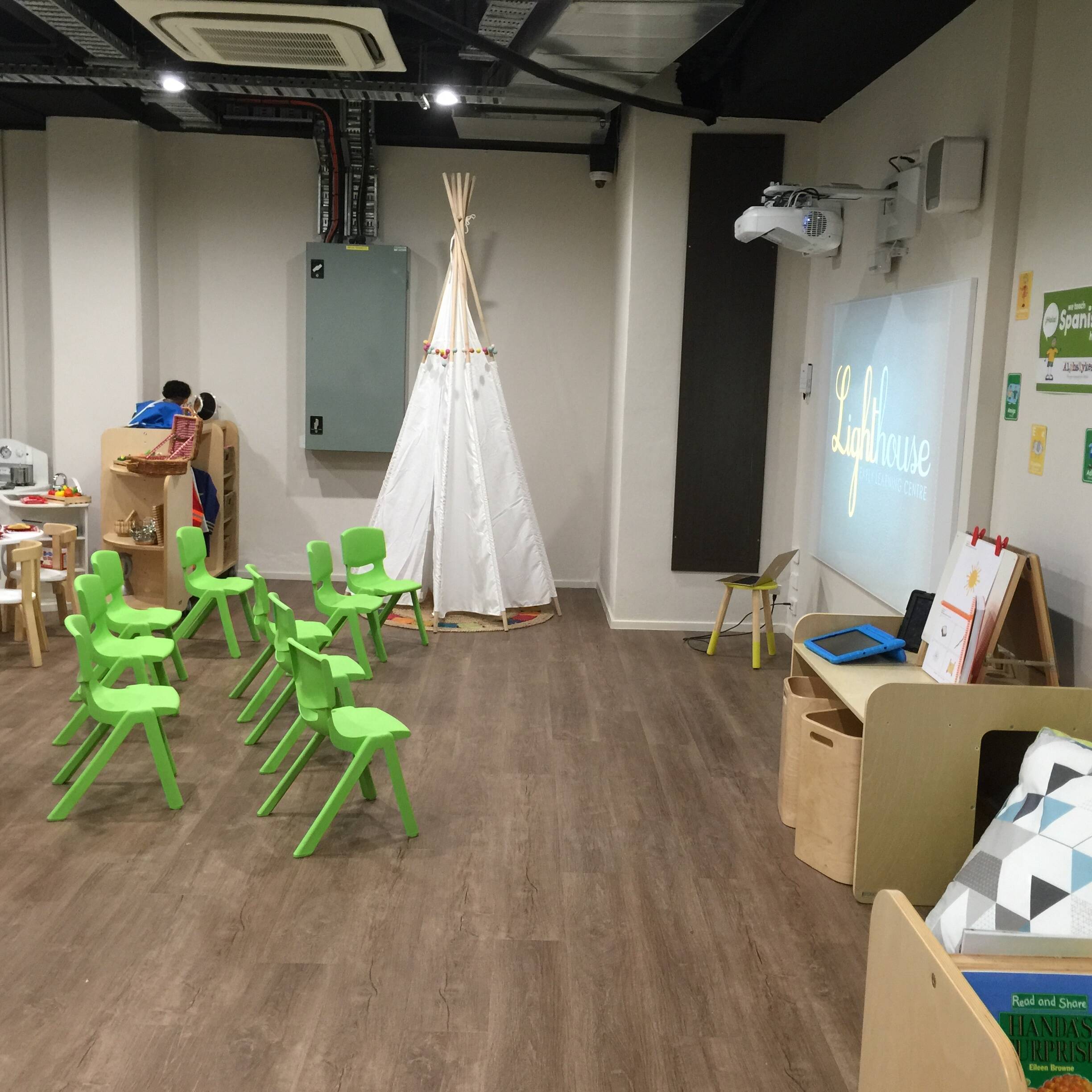 Vacancies, Enrol now at Lighthouse Early Learning Centre Taking