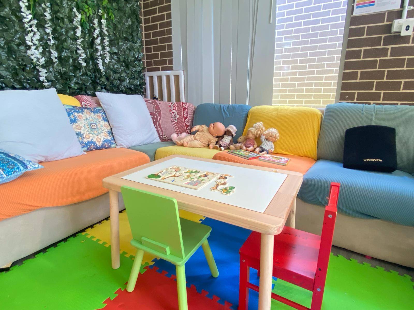 Vacancies, Enrol now at Rainbow Colours Family Day Care in Bardia, NSW