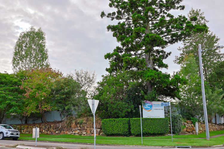 centre image